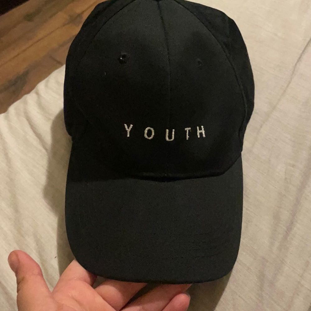 “Youth” hat 🖤